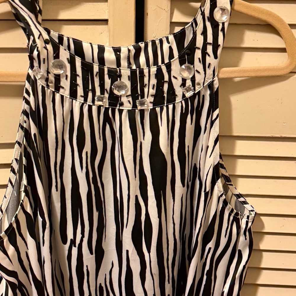 Summer sleeveless shirt